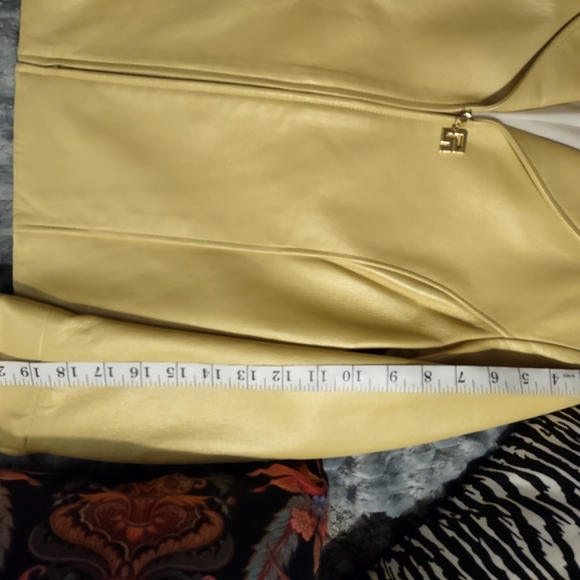 Vintage St. John Buttery Soft Yellow Leather Jacket - Picture 13 of 14
